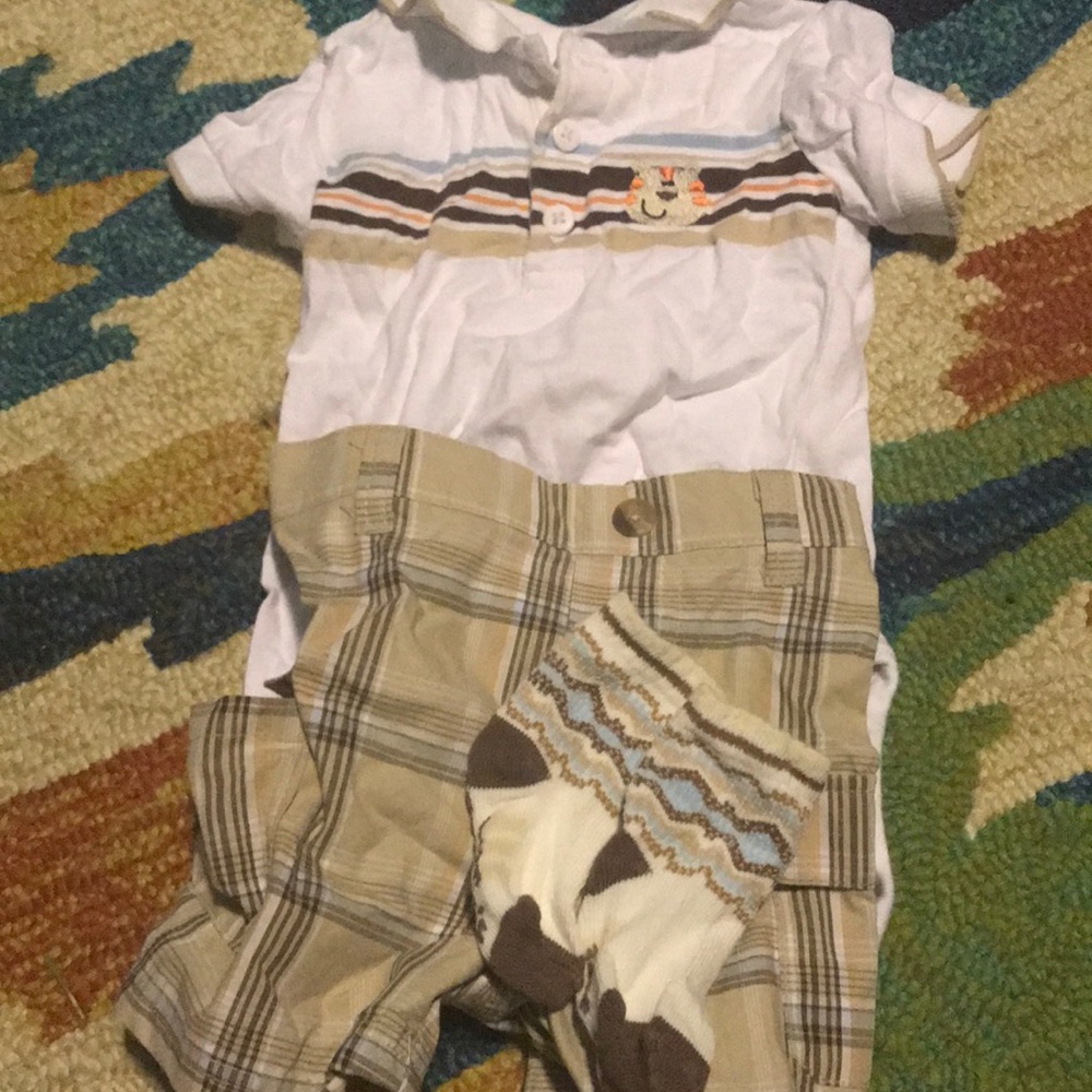 3-6 month matching set with socks